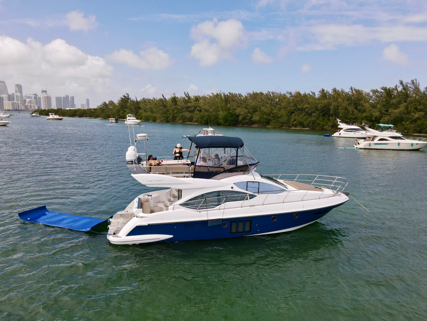 50ft Azimut