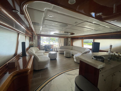 100ft Ferretti with Jacuzzi