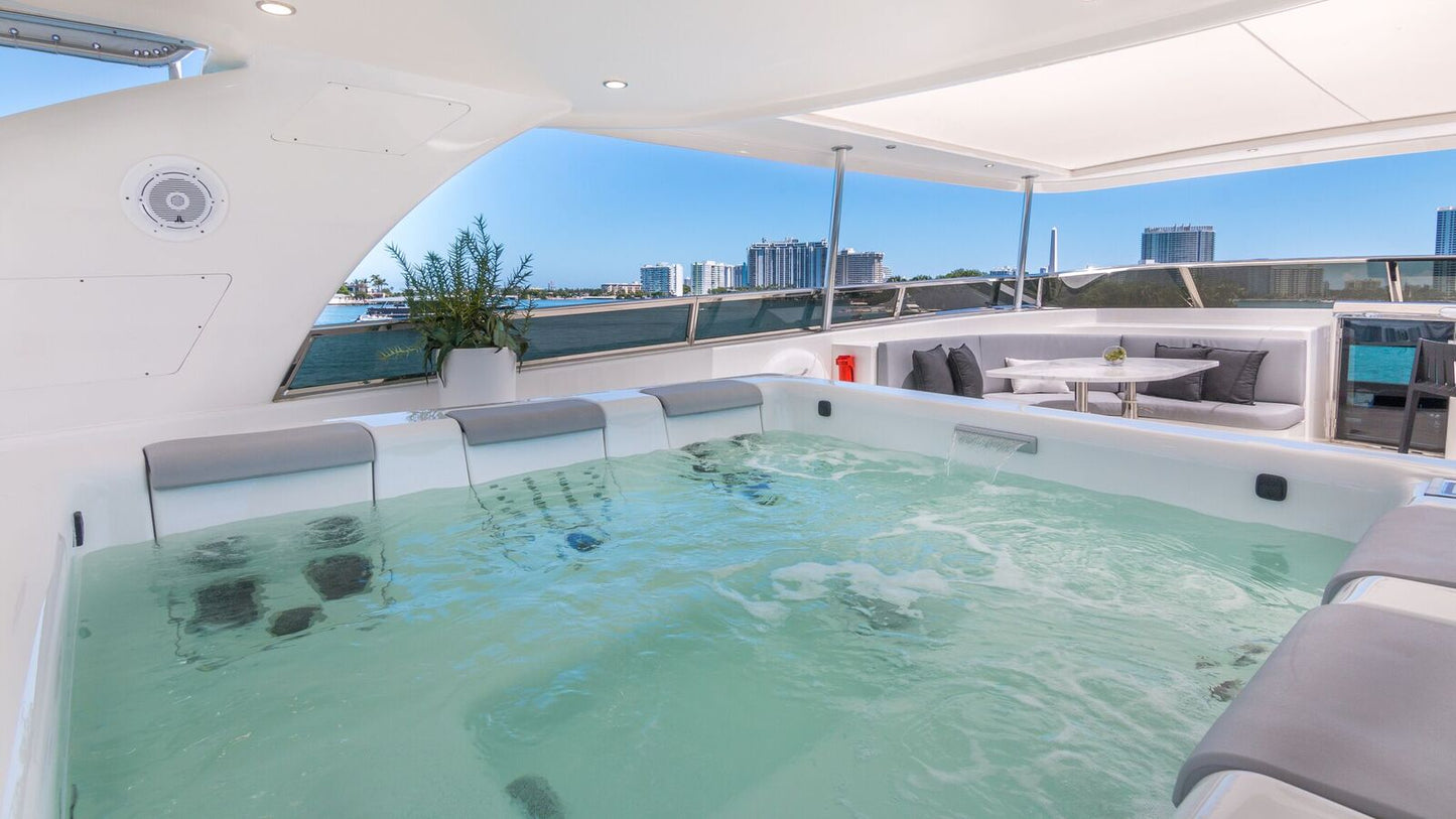 110ft Horizon with Jacuzzi