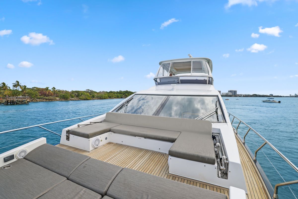 66ft Azimut