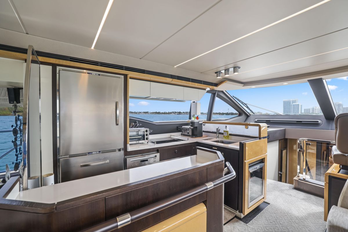 66ft Azimut