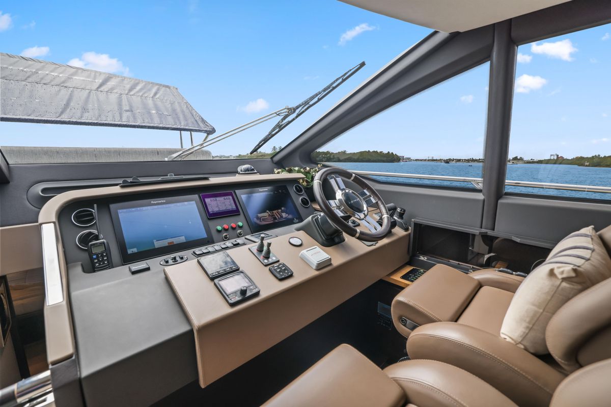 66ft Azimut