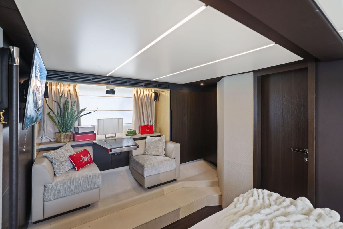 66ft Azimut