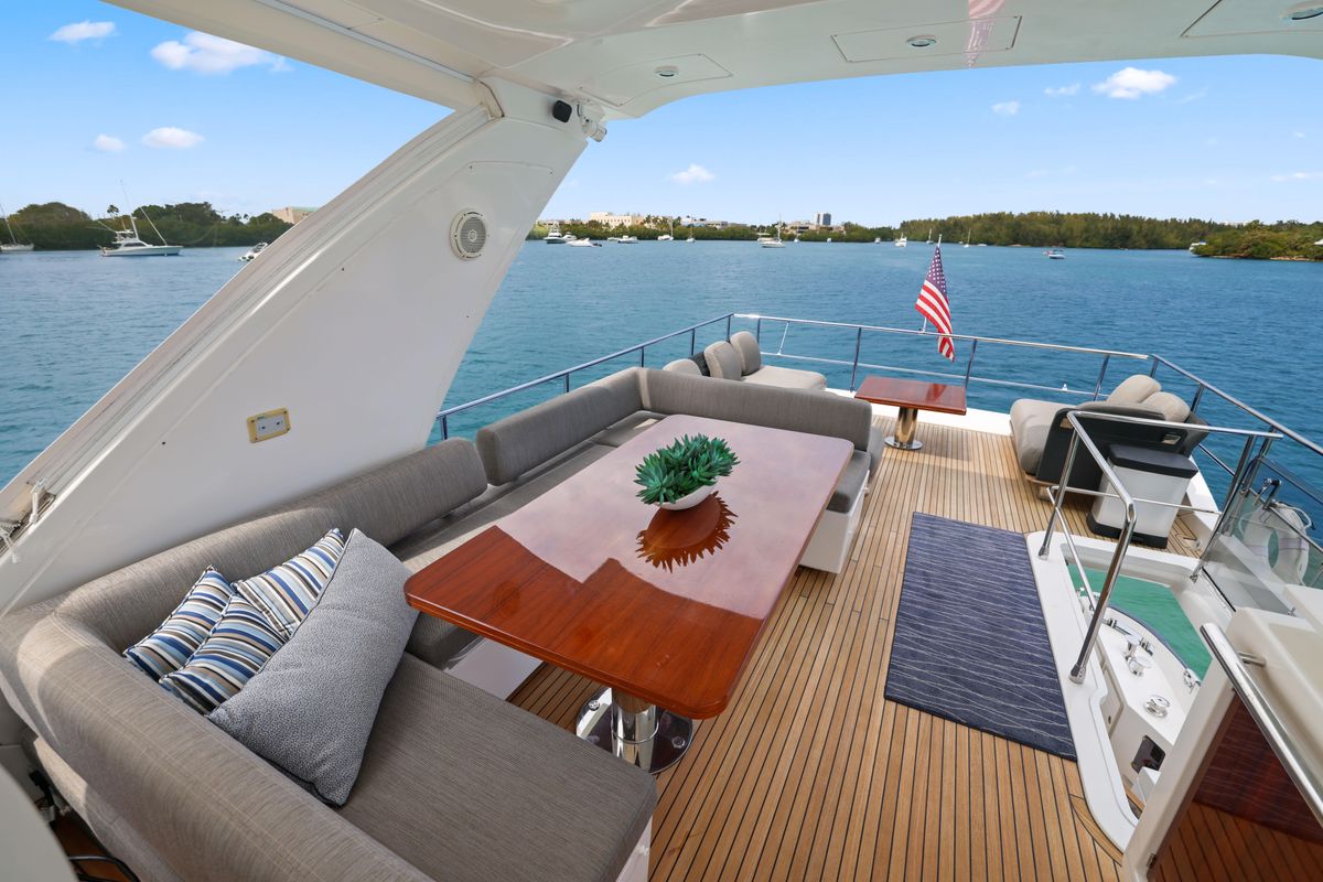 66ft Azimut