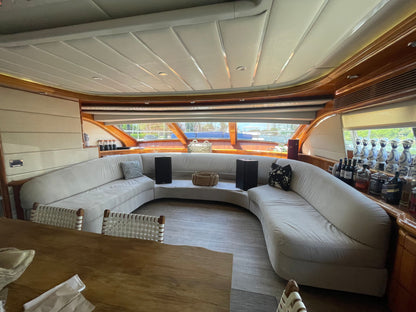 100ft Ferretti with Jacuzzi