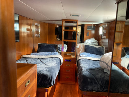 100ft Broward with Jacuzzi