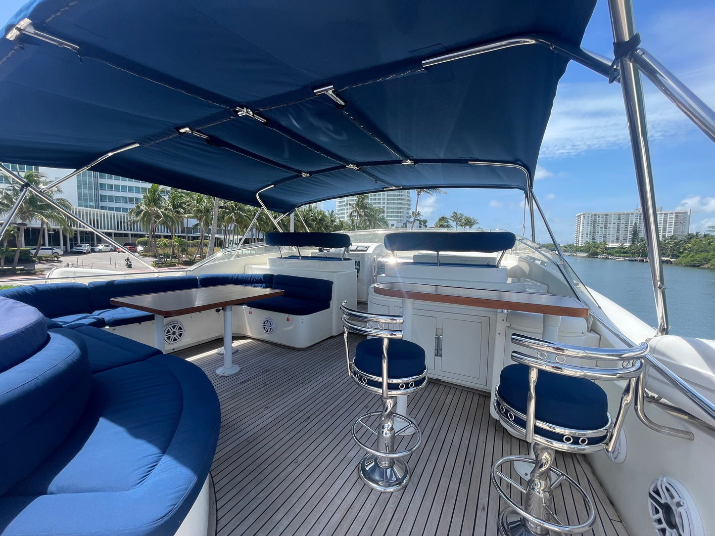 100ft Ferretti with Jacuzzi