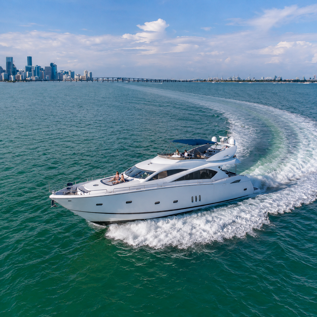 90ft Sunseeker with Jacuzzi (4)