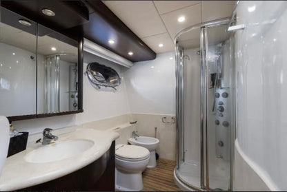 110ft Rodman with Toys & Jacuzzi