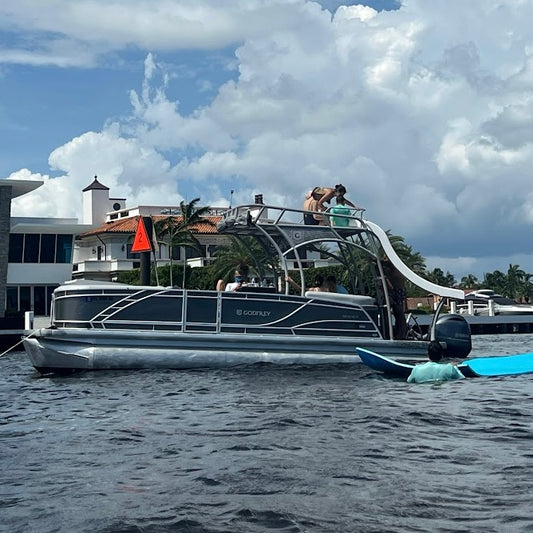 27ft Tri-Toon with Slide (1)