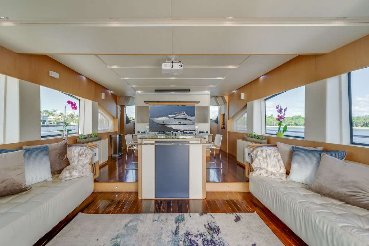 80ft Aicon