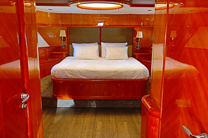 90ft Sunseeker with Jacuzzi (3)