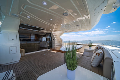 85ft Ferretti with Jacuzzi