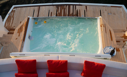 80ft Numarine with Jacuzzi