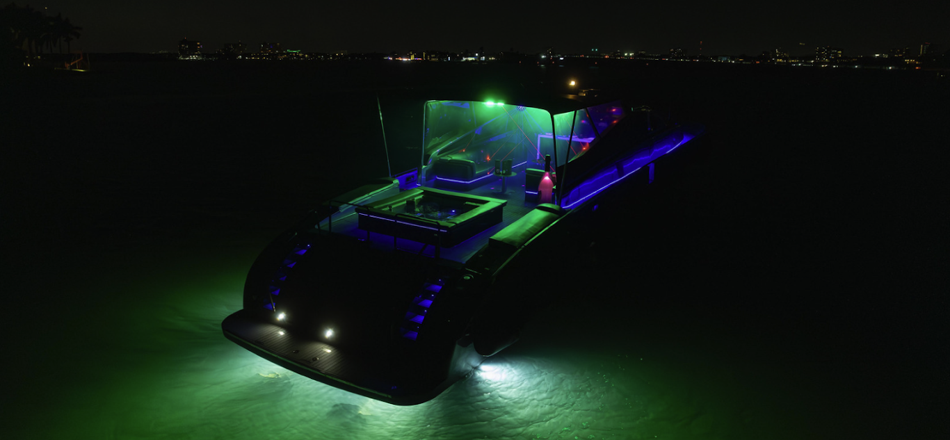 92ft Leopard with Jacuzzi & Club
