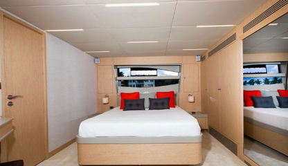 80ft Numarine with Jacuzzi