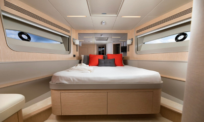 80ft Numarine with Jacuzzi